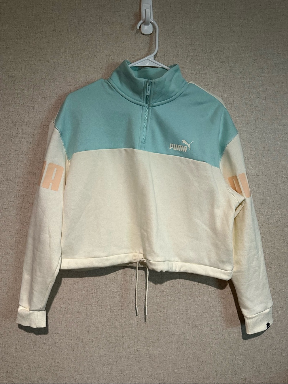 Puma Large Mint Green & Cream Half-Zip Cropped Pullover Sweatshirt Athleisure